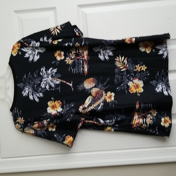 NWT Myonstorm Men's Hawaiian Shirt - Picture 6 of 10